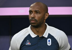 Thierry Henry é o favorito a assumir cargo de treinador em seleção, diz jornal