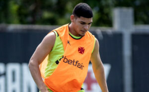 Vasco é goleado pelo Volta Redonda em jogo-treino