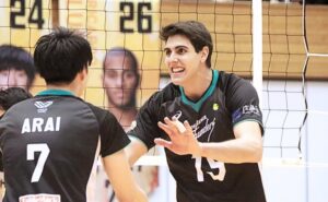 Vôlei: brasileiro de 2,12m impressiona até a FIVB com 45 pontos