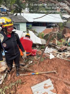 TROMBA D’ÁGUA: Confirmada a morte de cinco pessoas por soterramento em Ipatinga