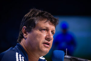 Adilson Batista durante entrevista no Cruzeiro (foto: Bruno Haddad/Cruzeiro)