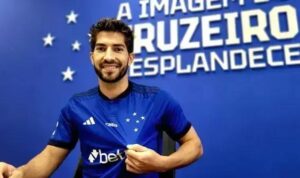 Cruzeiro confirma permanência de Lucas Silva no clube