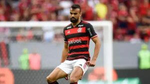 Cruzeiro tem proposta por Fabrício Bruno recusada pelo Flamengo