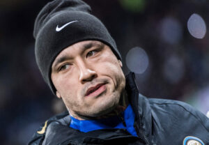 Radja Nainggolan j defendeu a Internazionale (foto: MIGUEL MEDINA/AFP)