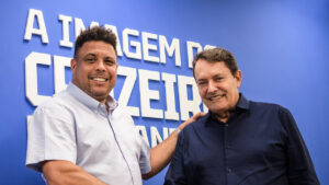 Ronaldo Fenmeno e Pedro Loureno (foto: Gustavo Aleixo/Cruzeiro)