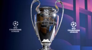 Trofu da UEFA Champions League antes do sorteio das quartas-de-final em Nyon, no dia 17 de maro de 2023 (foto: Fabrice COFFRINI / AFP)