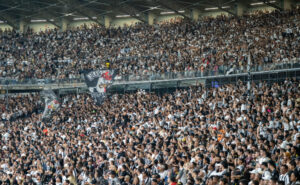 Torcedores do Atltico no Mineiro durante duelo contra o Fluminense, pelo Campeonato Brasileiro (foto: Daniela Veiga/Atltico)