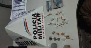 Adolescente é encontrado com 32 pedras de crack em Ipaba