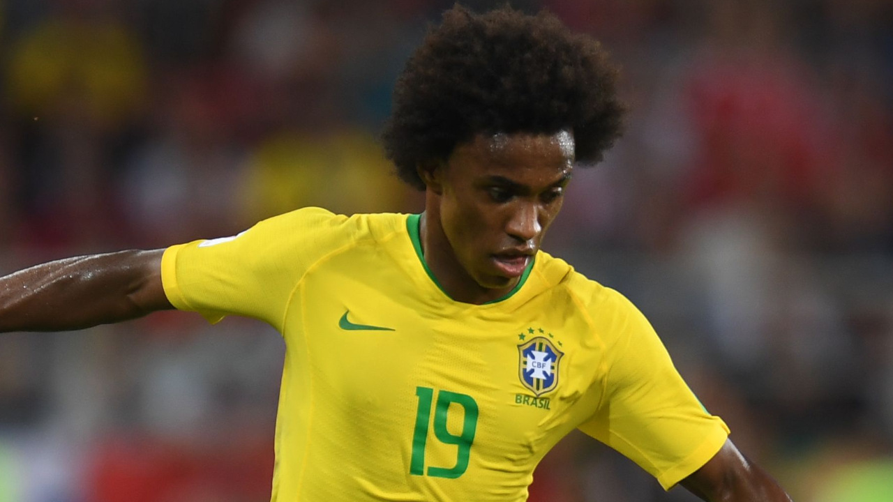 Willian em campo pela Seleo Brasileira - (foto: PATRIK STOLLARZ)