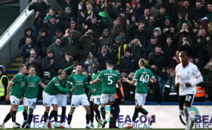 Em casa, Plymouth Argyle elimina o Liverpool da Copa da Inglaterra (foto: HENRY NICHOLLS/AFP)