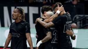 Elenco do Corinthians (foto: Rodrigo Coca / Corinthians )