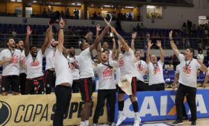 Jogadores de basquete do Flamengo (foto: Otvio Rangel/EM/D.A Press)