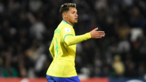 Marcos Leonardo com a camisa da Seleo Brasileira Sub-20 (foto: Andres Larrovere / AFP)