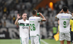 Amrica em jogo no Mineiro (foto: Alexandre Guzanshe/EM/DA.Press)