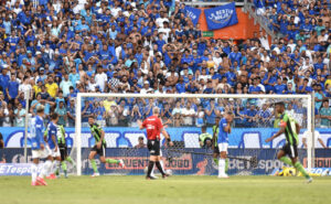 Amrica e Cruzeiro em jogo de ida da semifinal do Mineiro (foto: Ramon Lisboa/EM/D.A Press)