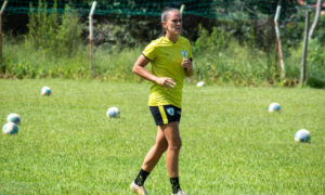 Ilana em treino no Amrica (foto: Gabriela Castro/Amrica)