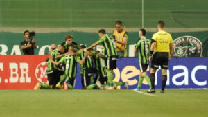 Comemorao do gol do Amrica sobre o Cruzeiro no Independncia, pelo Mineiro 2025 (foto: Alexandre Guzanshe/EM/D.A Press)