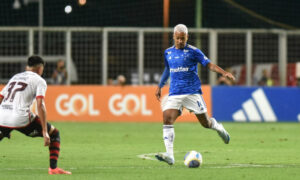 Matheus Pereira em jogo do Cruzeiro contra Flamengo (foto: Ramon Lisboa/EM/D.A.Press)