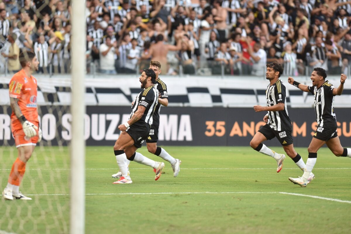 Hulk comemora gol pelo Atltico na vitria sobre o Tombense - (foto: Ramon Lisboa/EM/D.A Press)