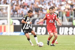 Lance do jogo entre Atltico e Tombense (foto: Ramon Lisboa/EM/D.A Press)