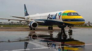 Azul suspende voos em 14 cidades do Brasil: veja a lista completa