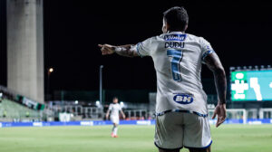 Dudu, atacante do Cruzeiro, durante partida contra Amrica (foto: Gustavo Aleixo/Cruzeiro)