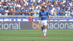 Gabigol, atacante do Cruzeiro, durante jogo com Atltico no Mineiro (foto: Edesio Ferreira/EM/D.A. Press)