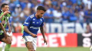 Matheus Henrique, volante do Cruzeiro, durante empate por 1 a 1 com Amrica (foto: Ramon Lisboa/EM/D.A Press)