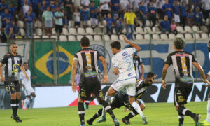 Cruzeiro perdeu de virada para o Democrata por 3 a 1 (foto: Edsio Ferreira/EM D.A Press)