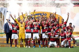 Flamengo comemorando o ttulo da Supercopa do Brasil de 2021 (foto: Lucas Figueiredo/CBF)