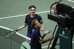 Thiago Wild e Jaime Oncins (foto: Benoit Tessier/Reuters)