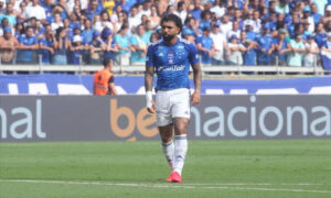 Gabigol tomou carto vermelho em Cruzeiro x Atltico (foto: Edesio Ferreira/EM/D.A. Press)