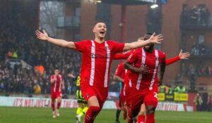 Gol do meio de campo: Leyton Orient surpreende Manchester City