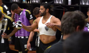 Hulk fez discurso antes da vitria do Atltico sobre o Itabirito (foto: Reproduo/GaloTV)