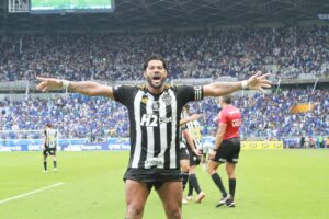 Hulk comemora gol do Atltico contra o Cruzeiro (foto: Edesio Ferreira/EM/D.A Press)