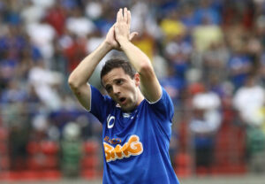 Walter Montillo anotou 36 gols e 36 assistncias em 122 jogos pelo Cruzeiro (foto: Rodrigo Clemente/EM/D.A Press)