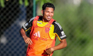 Rony em treino pelo Atltico (foto: Paulo Henrique Frana / Atltico)