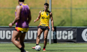 Fausto Vera durante treino do Atltico na Cidade do Galo (foto: Pedro Souza/Atltico)