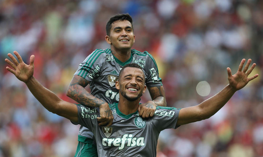 Vitor Hugo comemora gol pelo Palmeiras com Dudu - (foto: Divulgao/Palmeiras) Vitor Hugo comemora gol pelo Palmeiras com Dudu - (foto: Divulgao/Palmeiras)