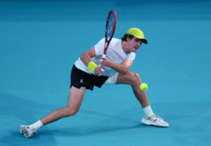 Joo Fonseca  eliminado na terceira fase do Masters 1000 de Miami (foto: RICH STORRY/AFP)