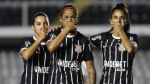 Vic Albuquerque, do Corinthians, comemorando gol sobre Santos pelo Brasileiro Feminino de 2024 (foto: Rodrigo Gazzanel/Agncia Corinthians)