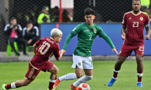 Miguel Terceros em jogo nas Eliminatrias da Copa (foto: AFP)