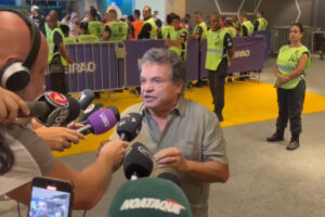 Alencar da Silveira Jnior, presidente do Amrica, em entrevista na zona mista do Mineiro (foto: Lucas Bretas / No Ataque)