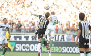 Atltico e Amrica em jogo de ida da final do Mineiro (foto: Alexandre Guzanshe/EM/D.A Press)