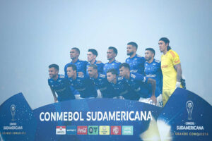 Elenco do Cruzeiro na Sul-Americana (foto: Gustavo Aleixo/Cruzeiro)