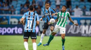 Jogadores das equipes (foto: LUCAS UEBEL/GREMIO FBPA)