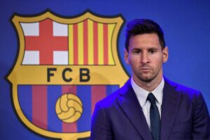 Messi, em discurso de despedida do Barcelona, em 2021. (foto: PAU BARRENA/AFP)