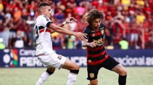 Jogadores das equipes (foto: Paulo Paiva / Sport Recife)