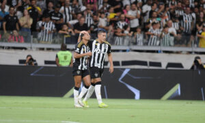 Galo venceu o Manaus por 4 a 1 (foto: Alexandre Guzanshe/EM D.A Press)