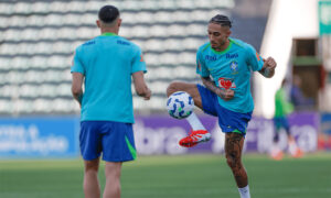 Raphinha durante treino pela Seleo Brasileira no Bezerro (foto: Rafael Ribeiro/CBF)